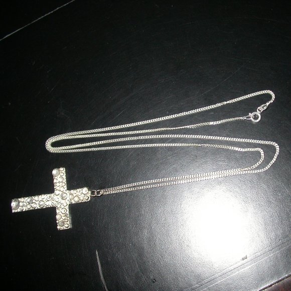 Sterling Silver Cross on 16" Box Chain - Picture 1 of 4